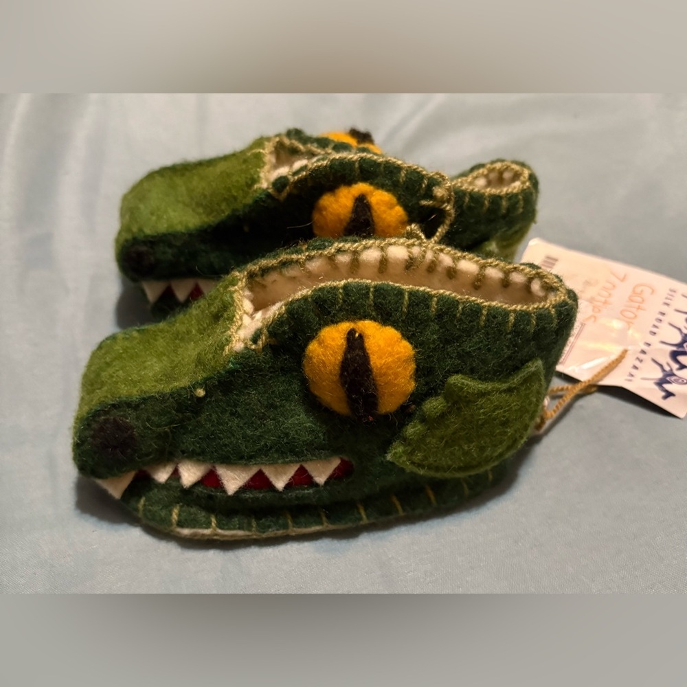 Silk Road Bazaar Alligator Zooties 100% Wool Handcrafted NWT